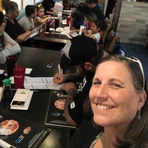 Meet your Posher, Lorie